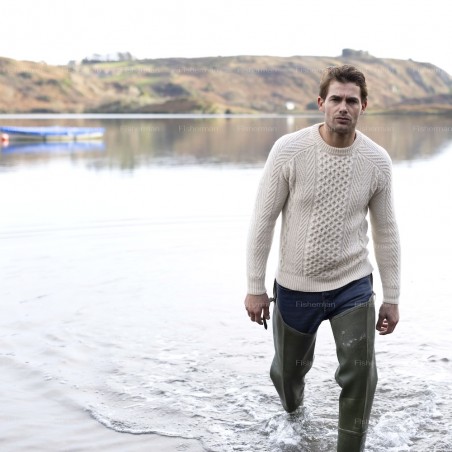 Nachhaltiger Aran Pullover aus reiner Geelong Schurwolle von Fisherman out of Ireland