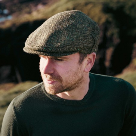 Klassische, irische Tweed Cap mit grünem Herringbone-Muster von der Weberei JOHN HANLY & Co.