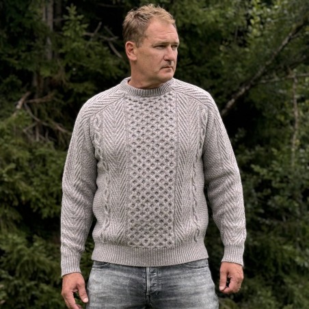 Nachhaltiger Aran Pullover aus reiner Geelong Schurwolle von Fisherman out of Ireland