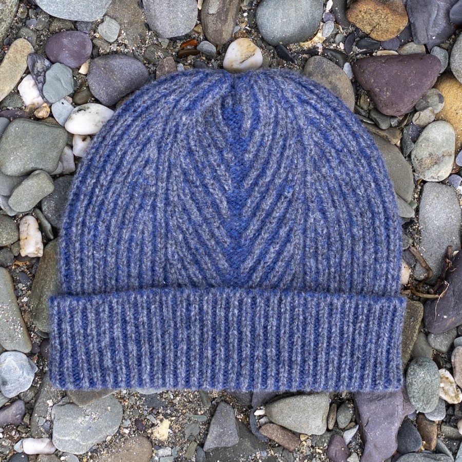 Fisher Hat aus 100% Geelong-Wolle. Dark Indigo und Olive.